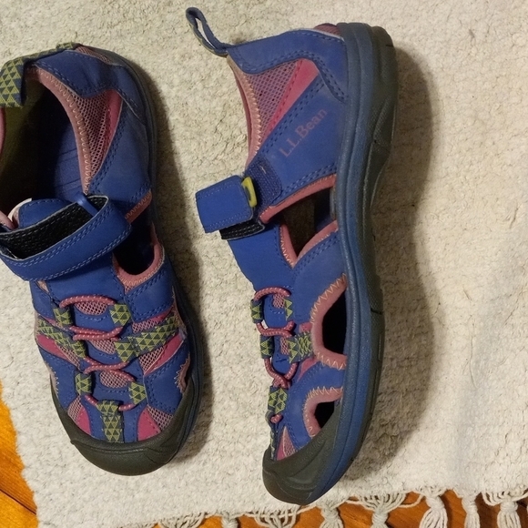 LL Bean Girl's Sz 2 Hiking Water Sandals. - Picture 2 of 4